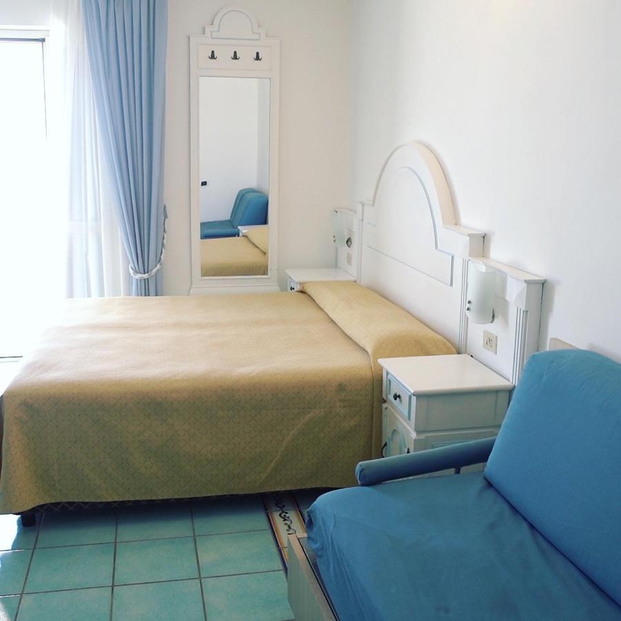 Hotel Isolabella Ventotene Luaran gambar