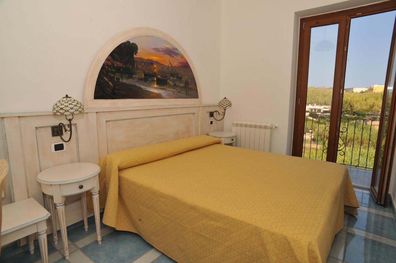 Hotel Isolabella Ventotene Luaran gambar
